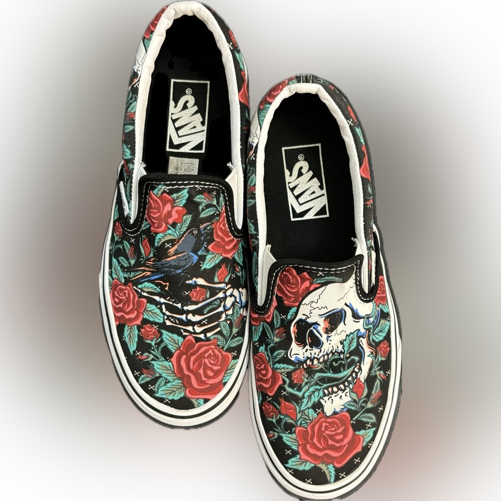 VANS Rose Skulls Classic Slip-On Shoes Unisex Men’s 5.5 Womens 7